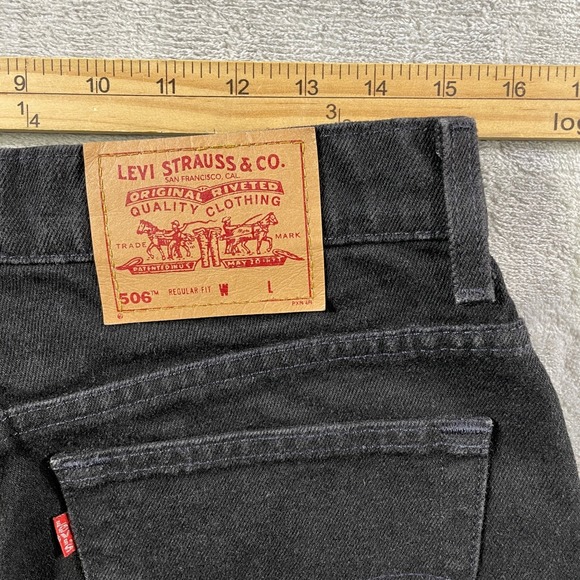 Vintage Levis 506 Denim Shorts Women 12 Black Regular High Waisted Cuffed Y2K - Picture 5 of 9